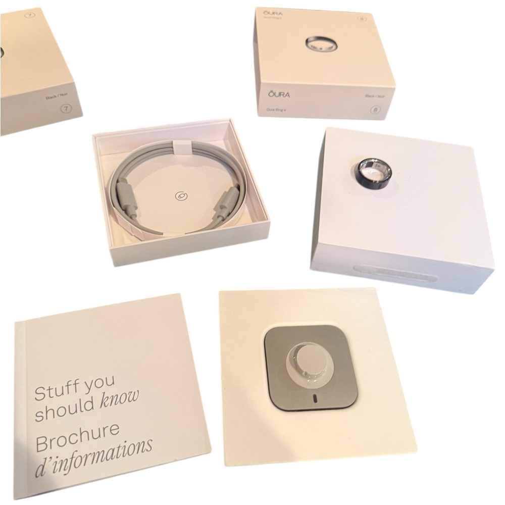 Oura Ring Gen 4 black Smart Ring ActivityTracker Charging Cable and
Adapter Set - Picture 9 of 12